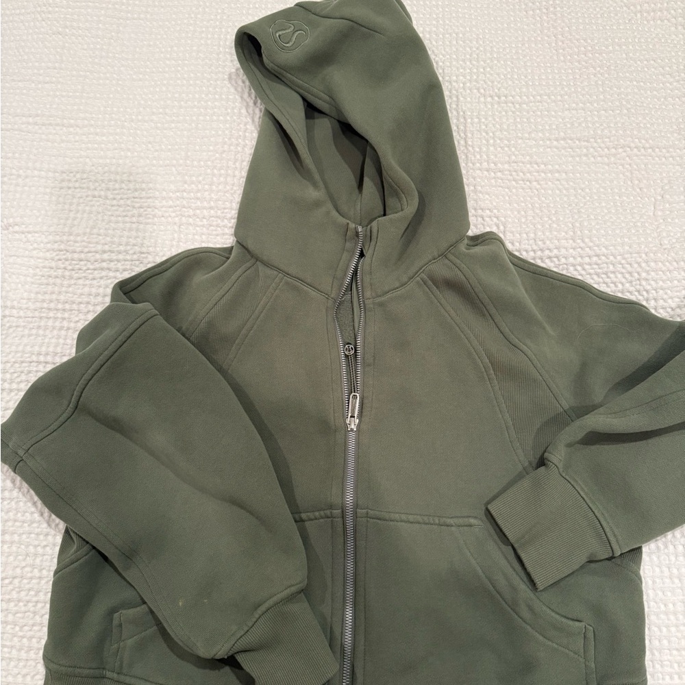 Lululemon olive Green full zip scuba